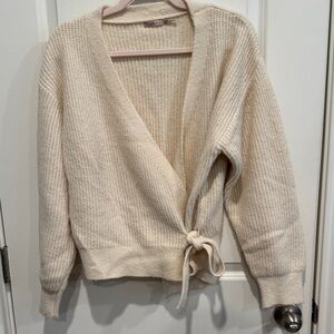 Beautiful Cream Knit side tie Cardigan - size M